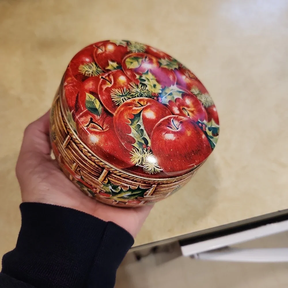 Vintage Avon Collectible Tin Basket with Apples‎ & Holly Christmas Holiday Decor